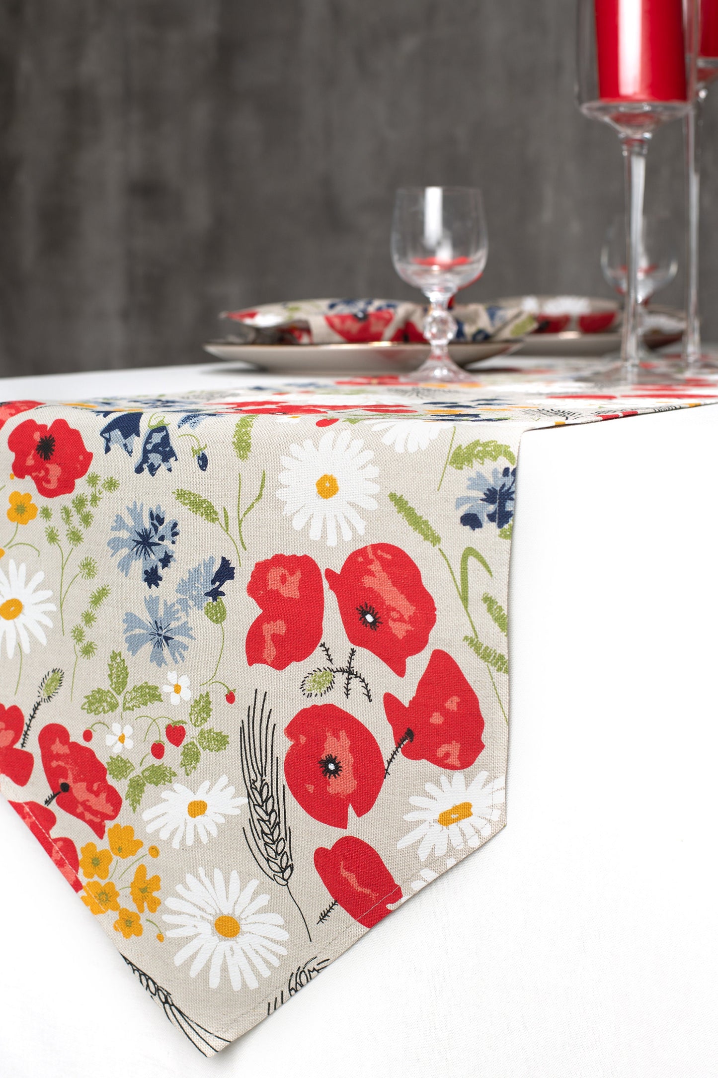 Poppy flower table runner with napkins, Floral table linen, Nature inspired table linen