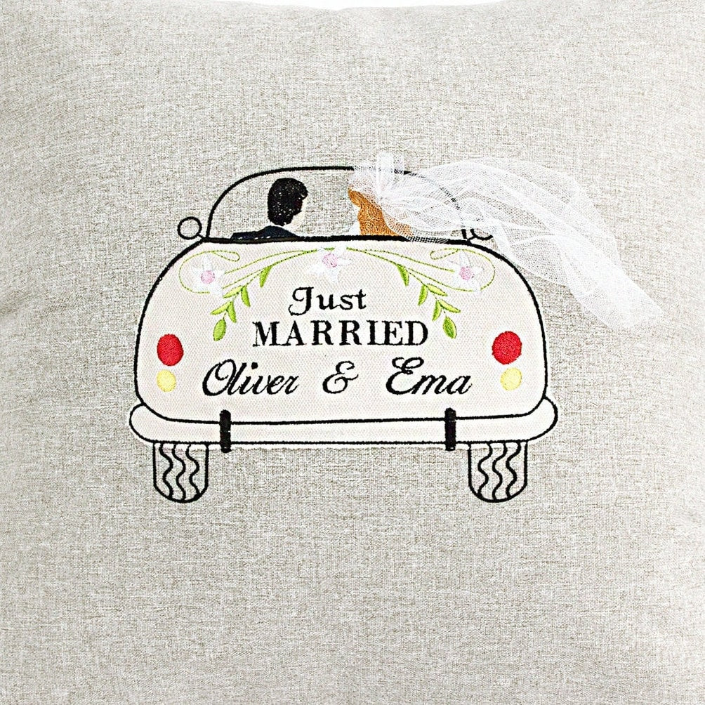 Wedding gift money for newlyweds, Personalized money on cushion present, Creative gift idea for wedding money, Honeymoon money gift idea