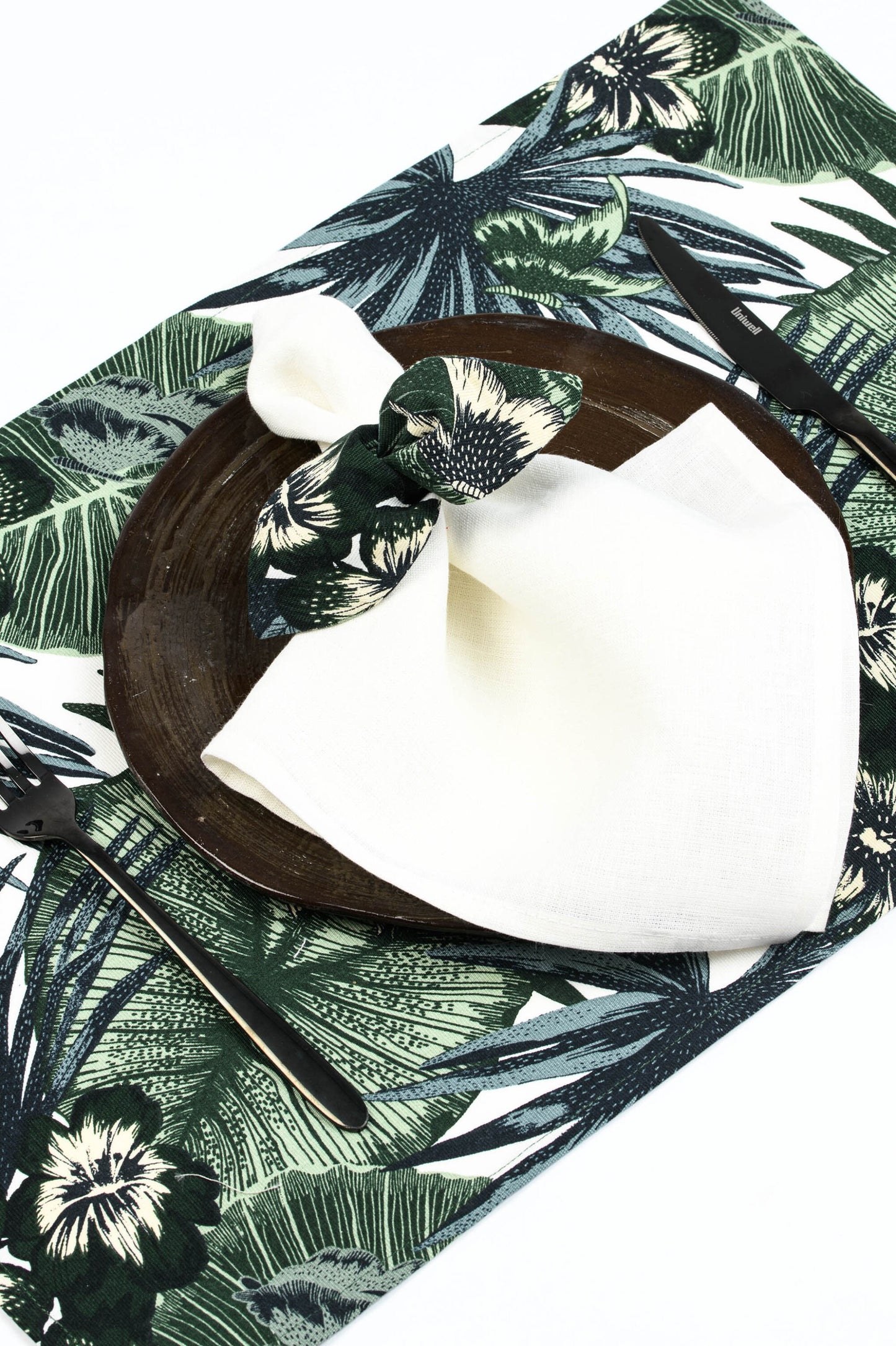 Green leaf placemat, Botanical table toppers, Table decorations with water lilies, Nature inspired mats, Lotus lily table cloths