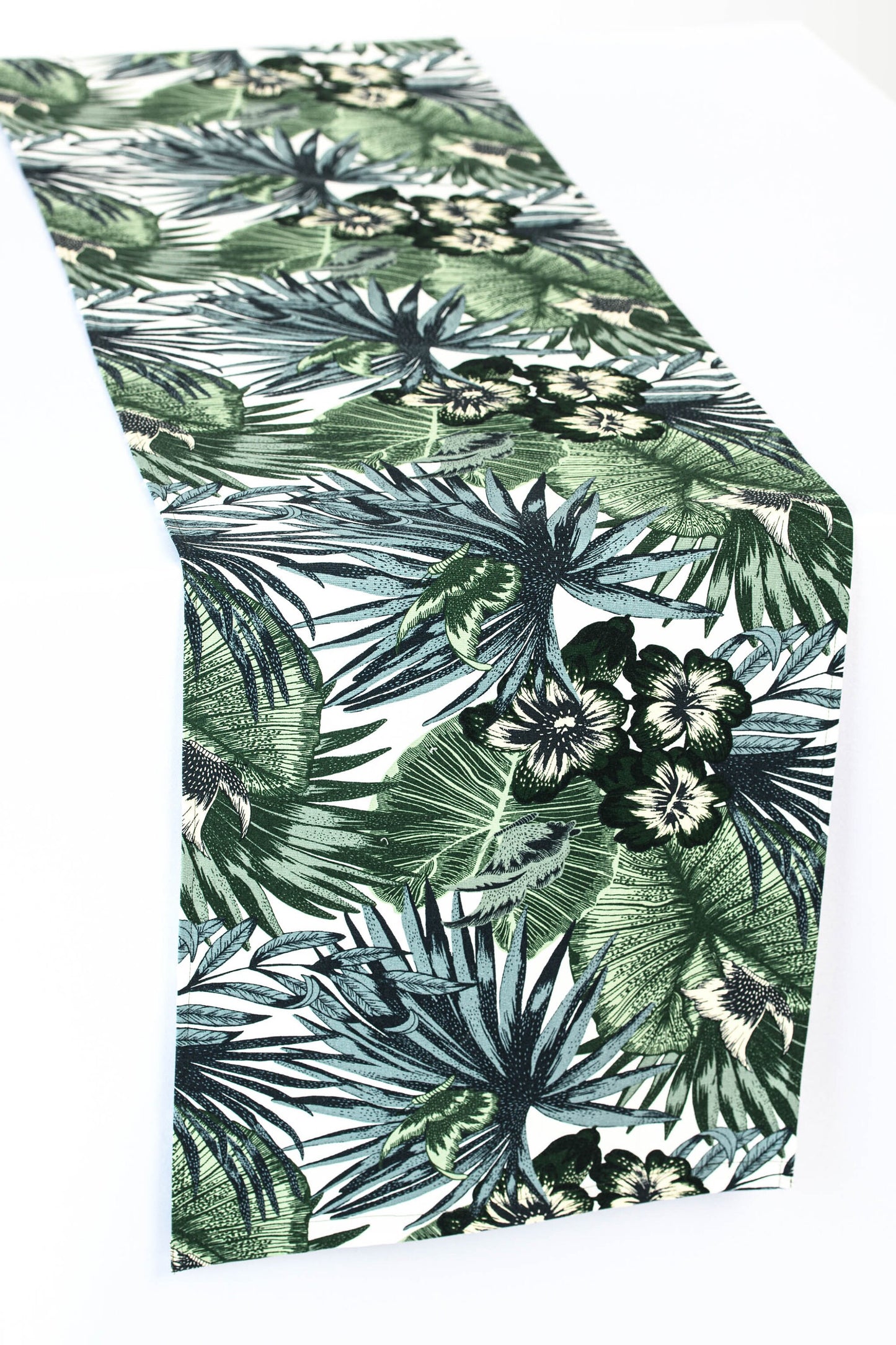 Water lilies table runner, Green table runner with pond lilies, Botanical table centrepiece, Tropical table runner, Lotus lilies gift idea