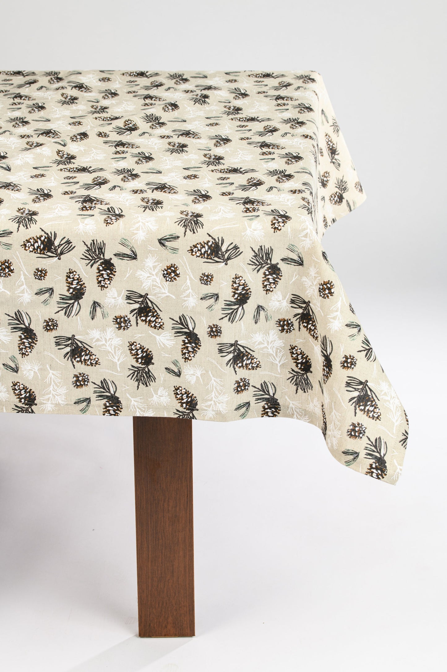 Christmas pinecone tablecloth, Woodland linen tablecloth, Winter pinecone table topper, Country theme kitchen dinning table, Pine tree cloth
