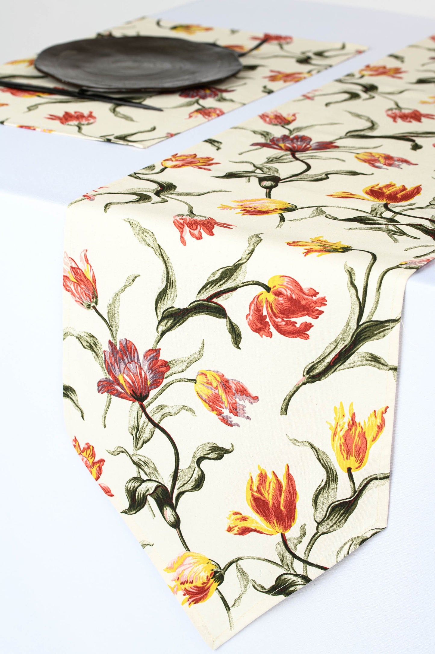 Tulip table runner, Floral table centerpiece, Tulip gift for her