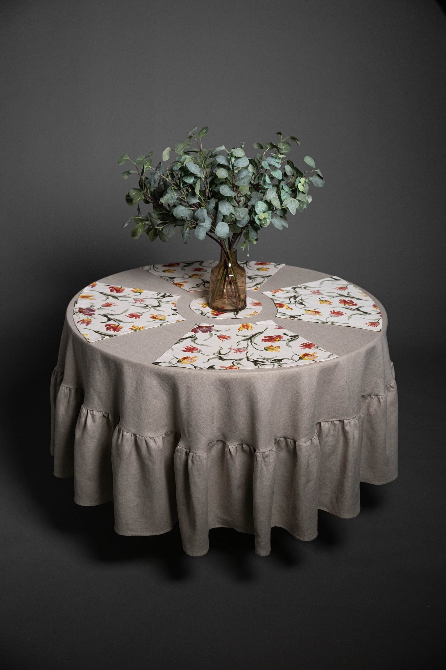 Tulip placemat set for round table, Reversible wedge floral placemat, Tulip table decorations, Tulip print table mats, Tulip gift idea