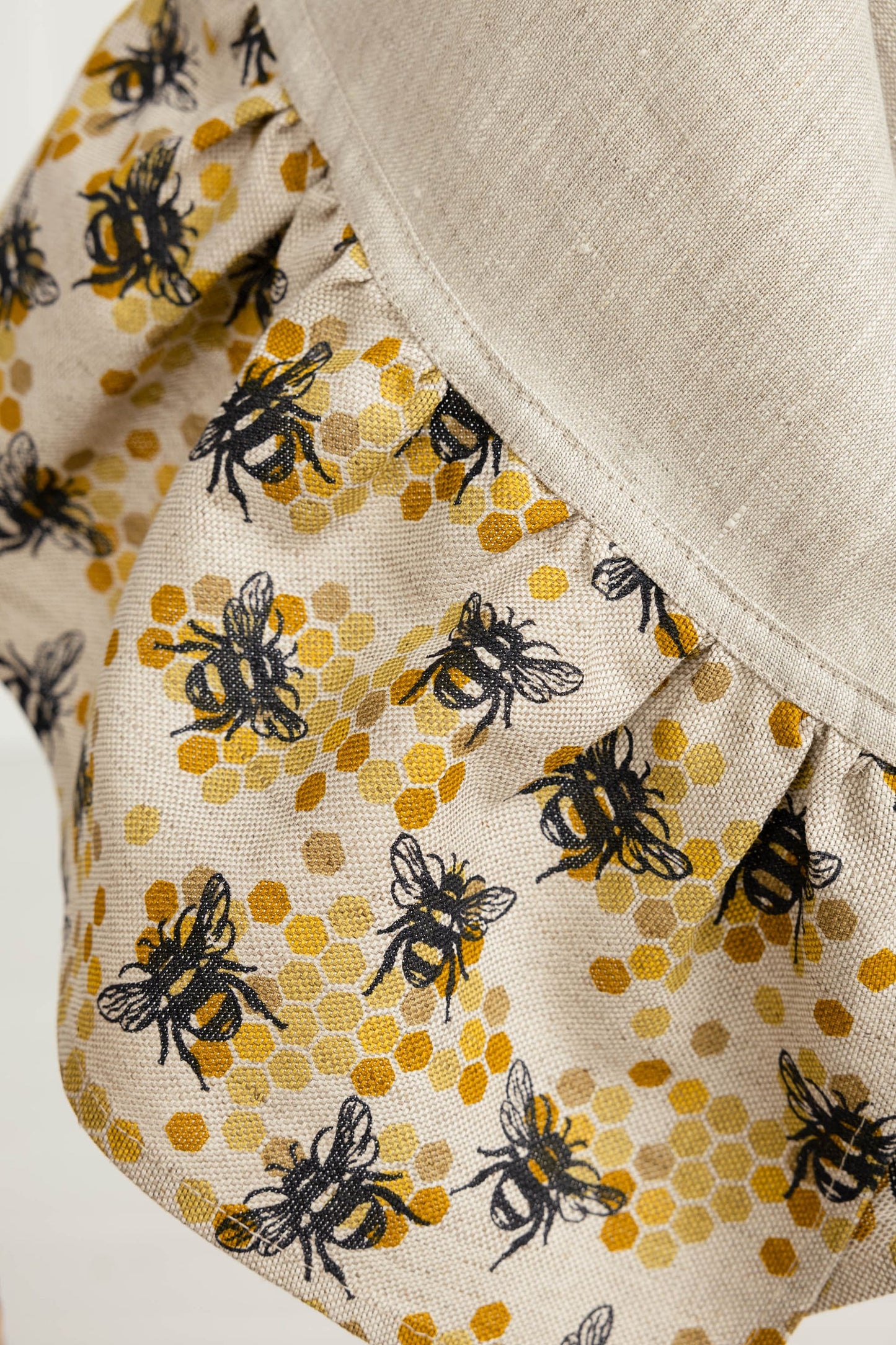 Tea towel with ruffles, Elegant bee dish towel