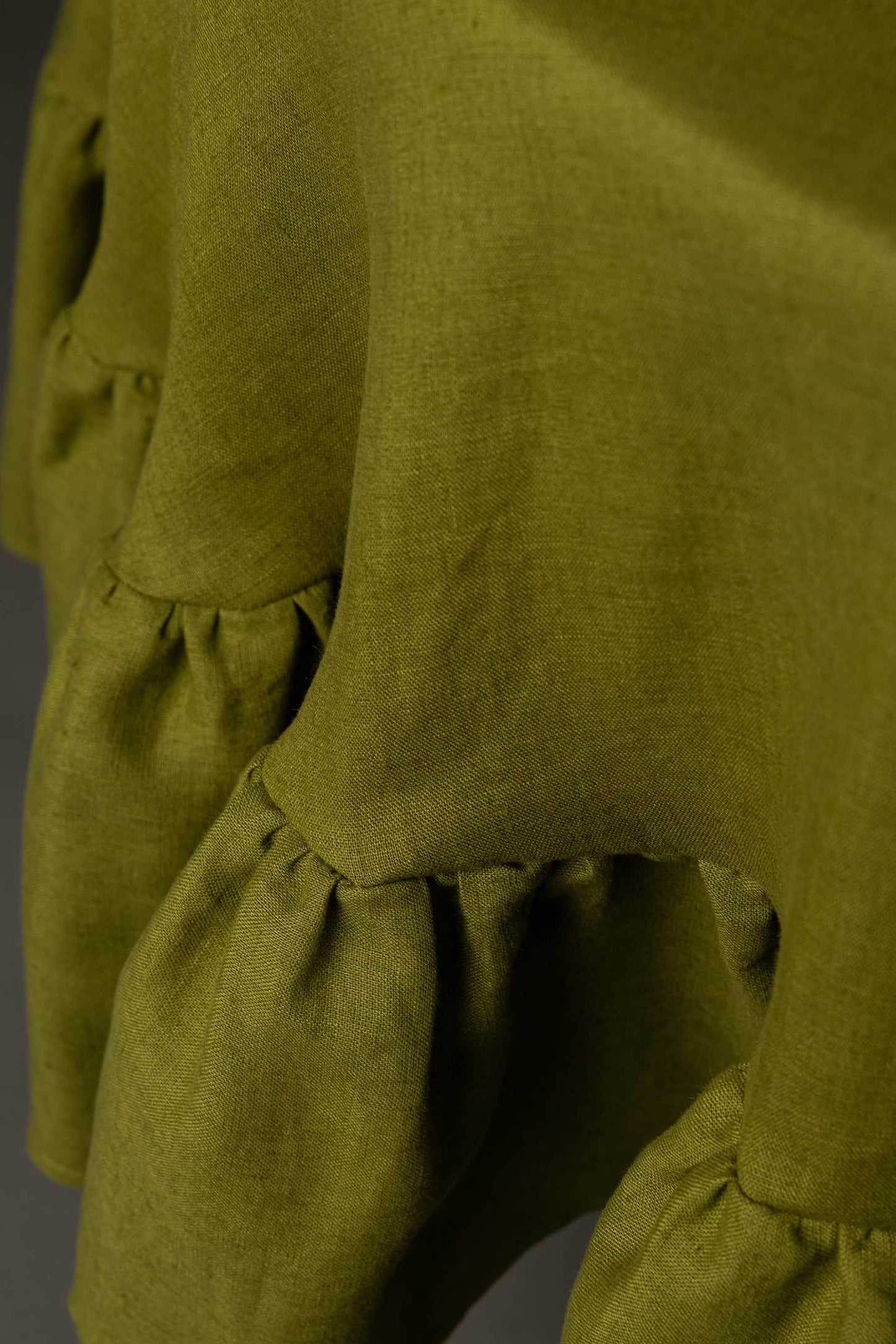 Green round tablecloth with ruffles, Natural linen tablecloth