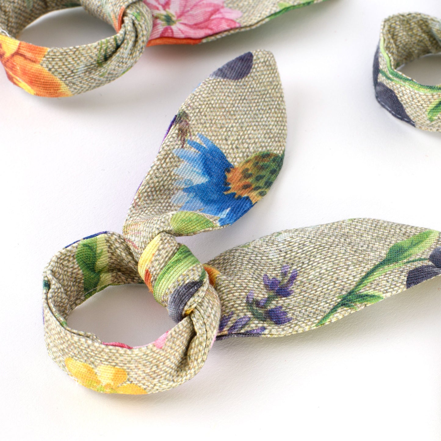 Easter bunny ear napkin ring, Easter table fabric cloth holder, Mother's day floral table decoration, Bunny rabbit napkin ring for Easter