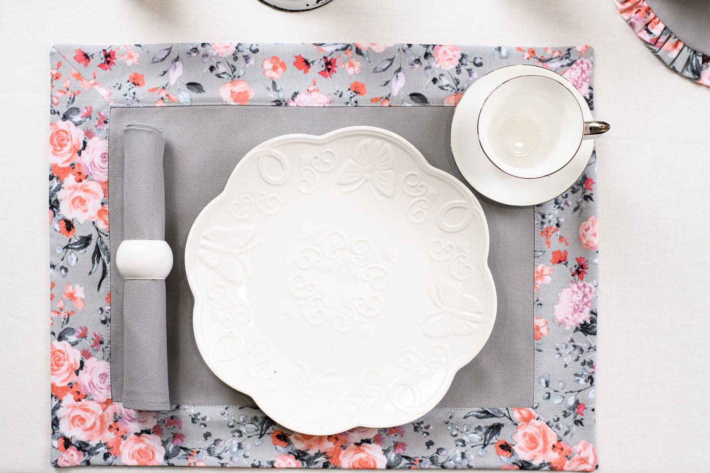 Placemats with roses, Floral grey placemats, Elegant table toppers, Afternoon tea table linen, Flower fan linen, Rose fan gift, Rose décor