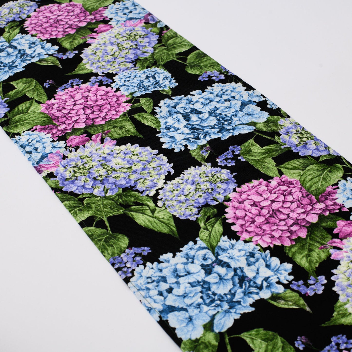 Floral table runner, Mother's day table runner inspired by nature, Blue Pink Hydrangea table centrepiece, Hydrangea flower gift idea