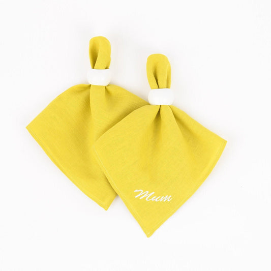 Chartreuse yellow linen monogrammed napkins, Personalized Mother's Day dinner napkins, Embroidered napkins