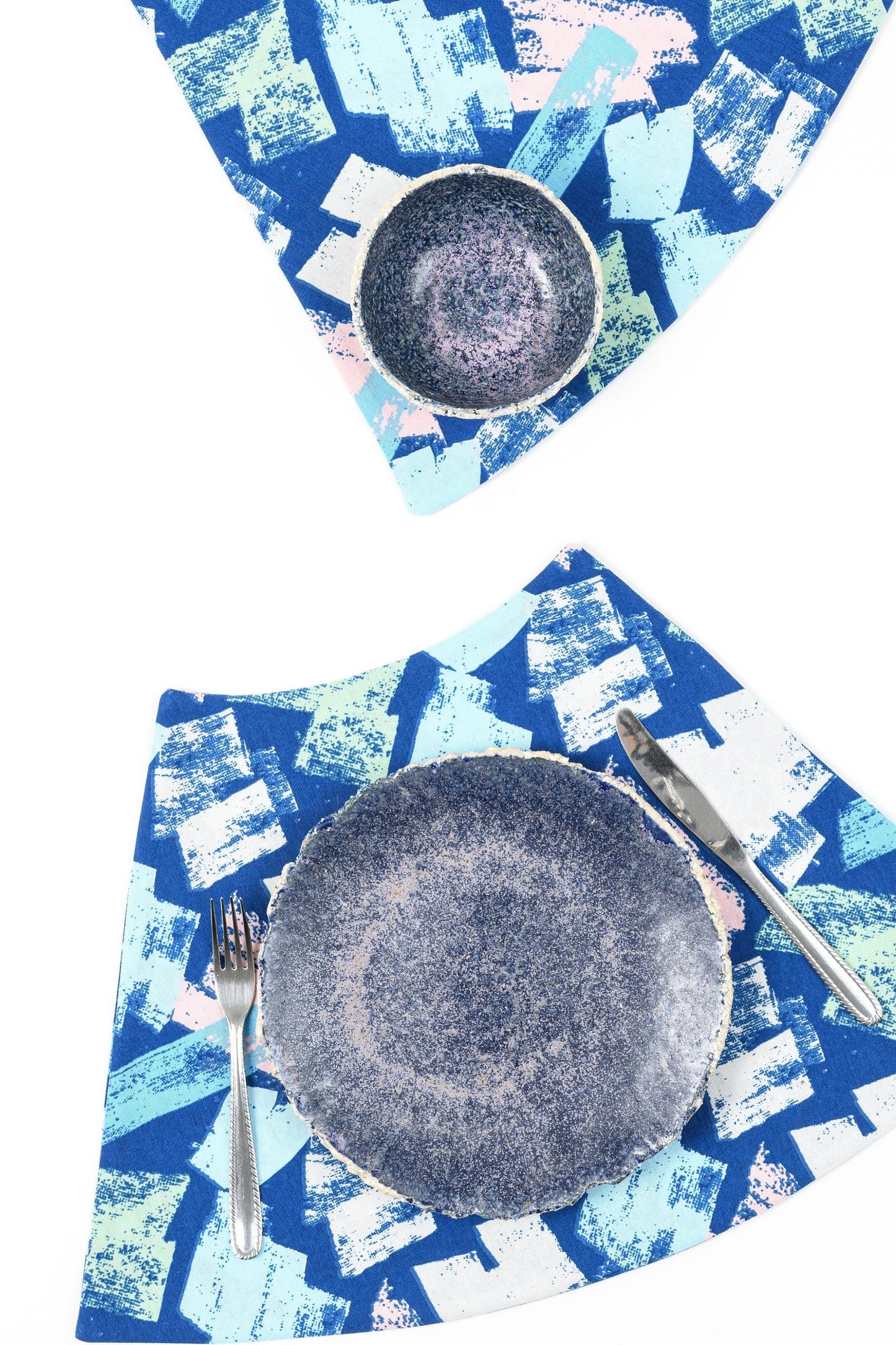 Blue wedge placemats for round table,  Abstract print table linen, Modern placemats for round table, Bright blue table decorations