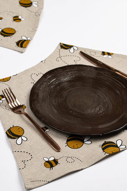Bee placemat set for round table, Busy bees linen toppers, Cute Bee themed kitchen décor, Honeybee mats, Bumblebee placemats, Bee lover gift