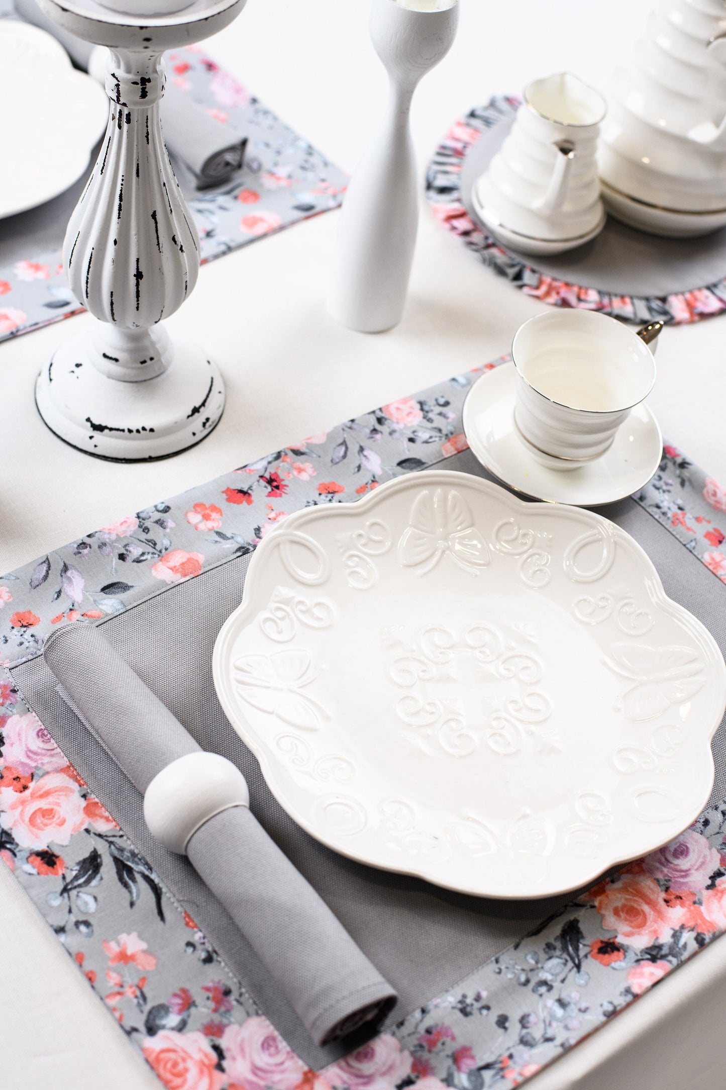 Placemats with roses, Floral grey placemats, Elegant table toppers, Afternoon tea table linen, Flower fan linen, Rose fan gift, Rose décor