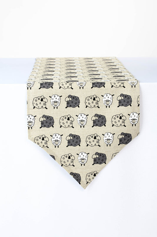 Table runner with sheep, Sheep print décor, Country table linen, Sheep kitchen decoration, Gift for ewe fan, Gift idea for shepherd