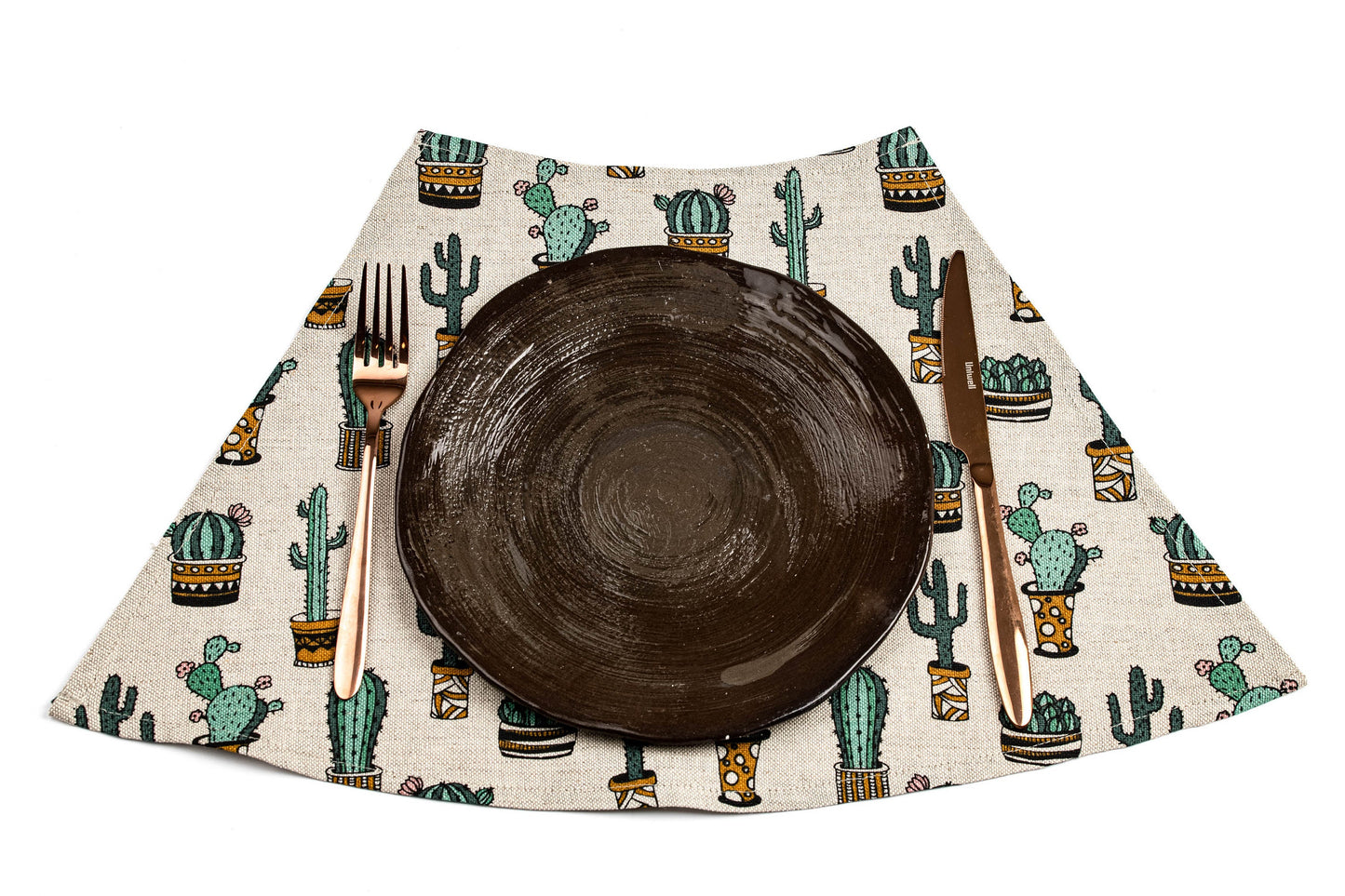 Cactus placemats for round table