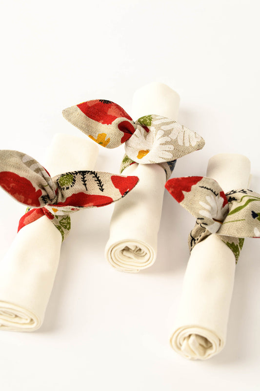 Napkin ring with poppy flowers, Reusable fabric cloth holder, Cute napkin ring with flowers, Floral napkin ring, Adjustable serviette ring