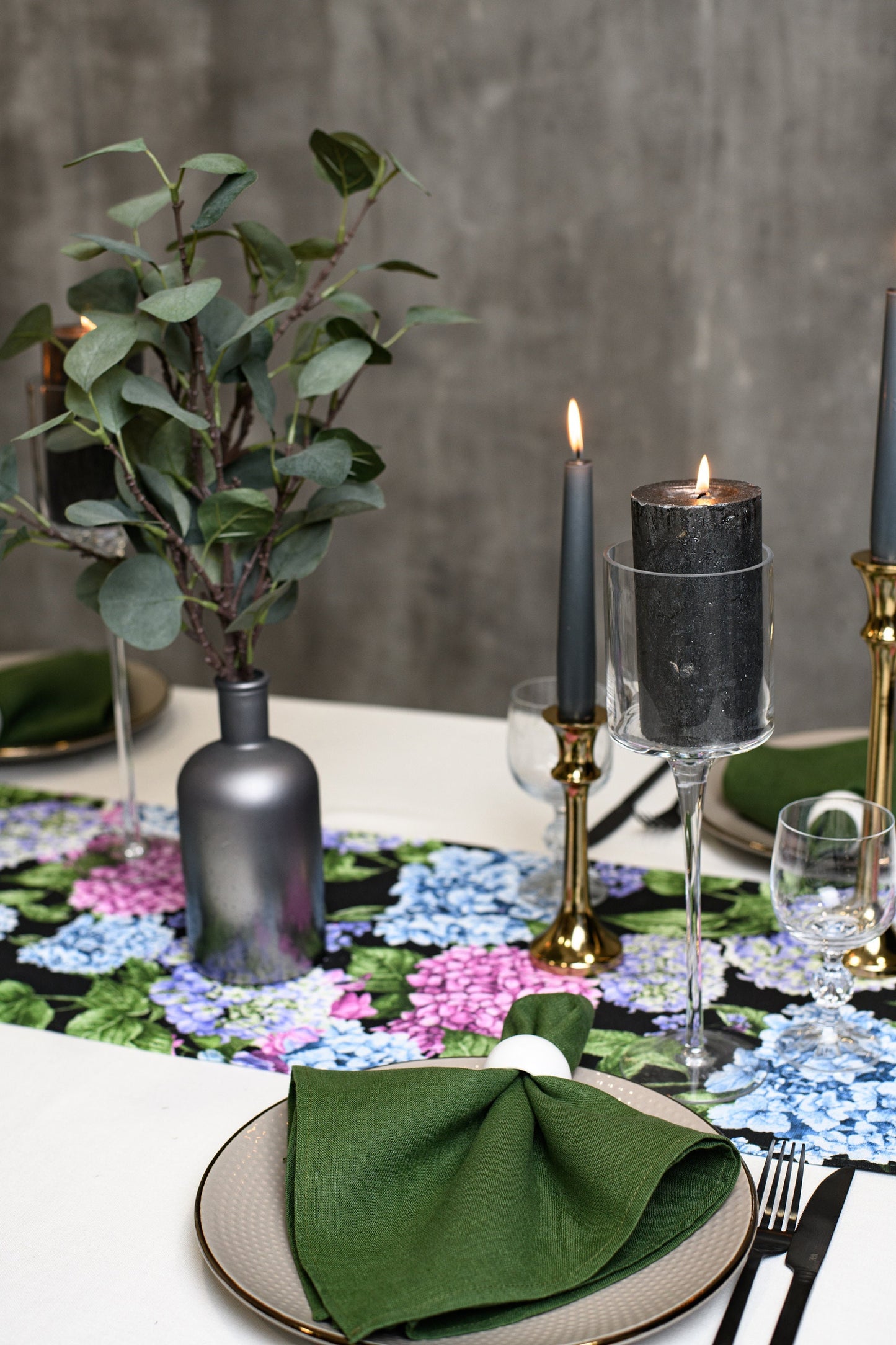 Floral table runner, Mother's day table runner inspired by nature, Blue Pink Hydrangea table centrepiece, Hydrangea flower gift idea
