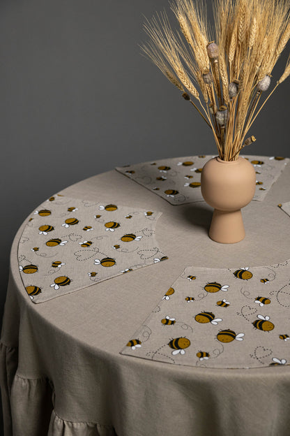 Bee placemat set for round table, Busy bees linen toppers, Cute Bee themed kitchen décor, Honeybee mats, Bumblebee placemats, Bee lover gift