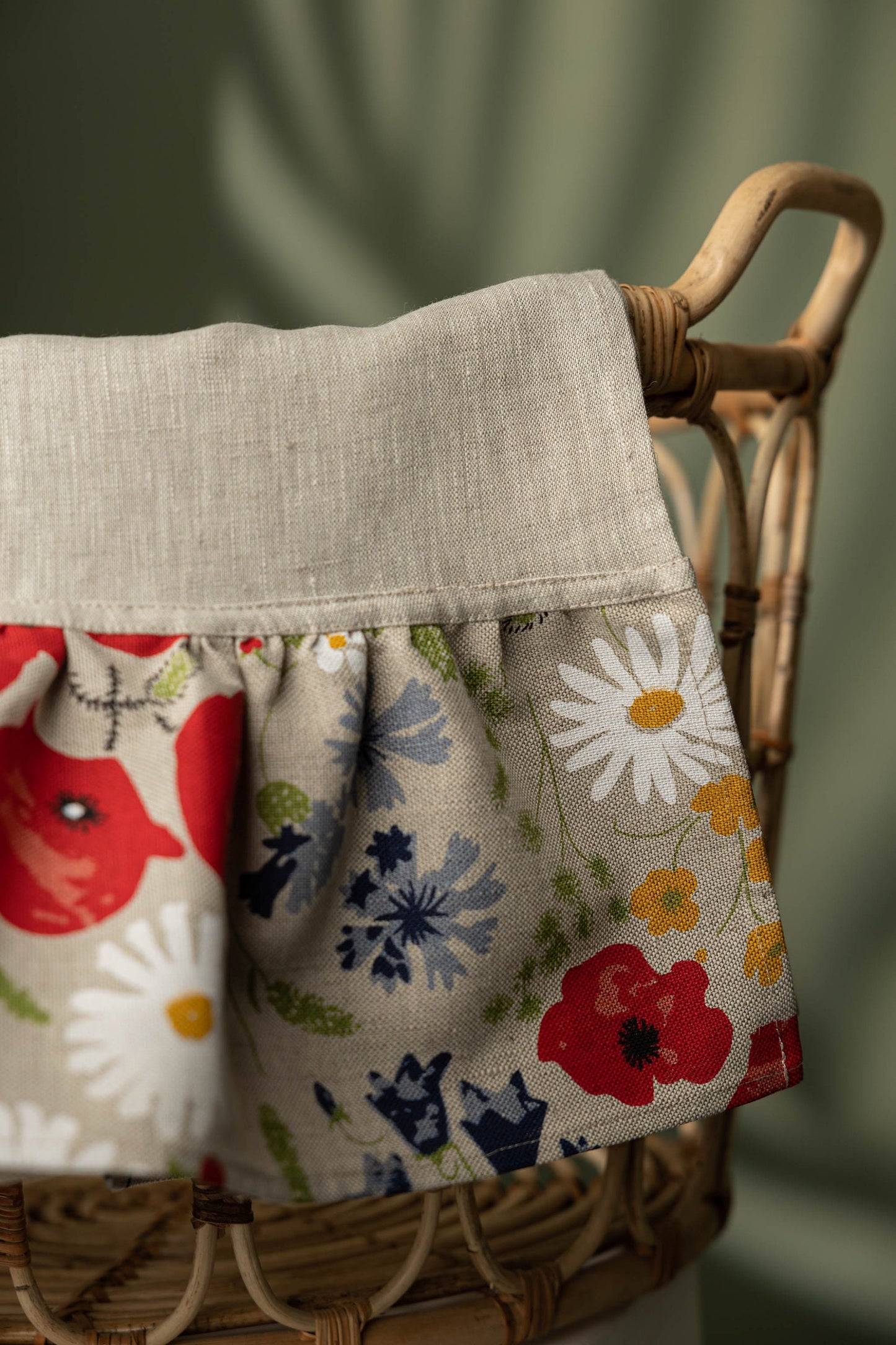 Kitchen towel set with poppy flower, Floral linen tea towel, Wildflower dish towel with ruffles
