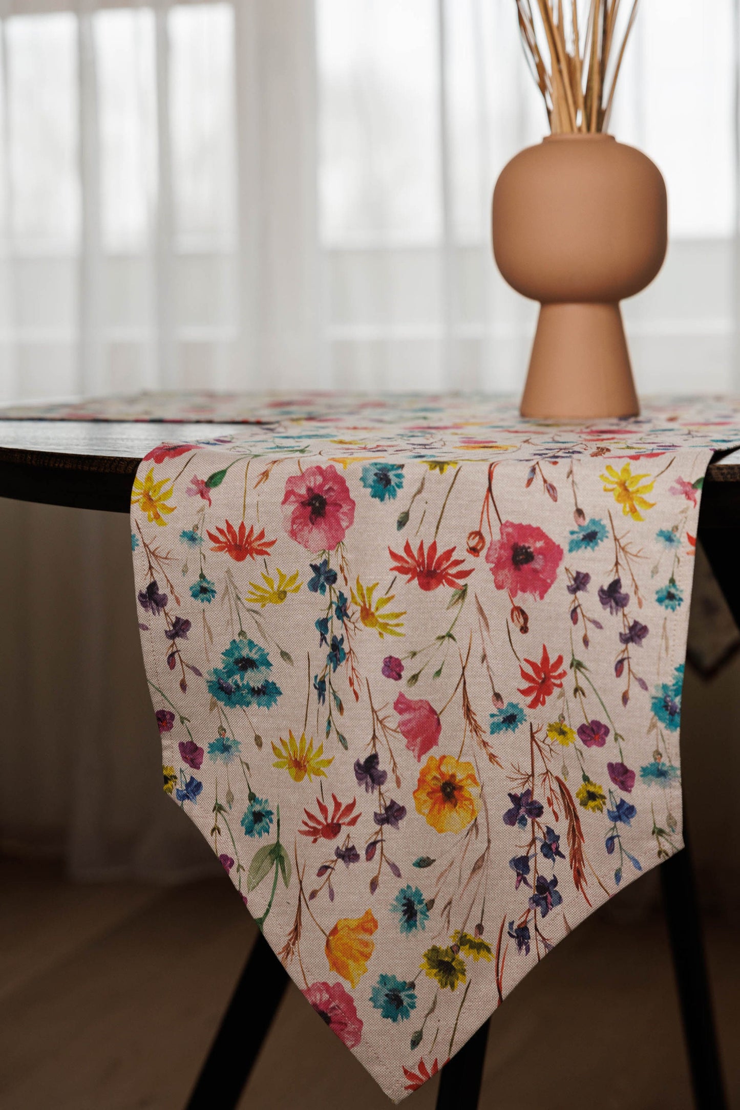 Floral pattern table runner and placemat set, Table runner with wildflowers, Meadow table runner, Gift for flower lover, Gift for gardener