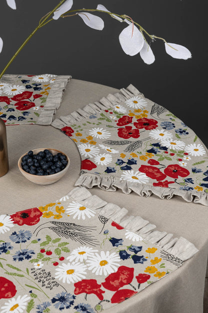 Floral wedge placemat set for round table, Poppy flower double layered mats with ruffle, Rustic table decoration, Elegant linen table topper